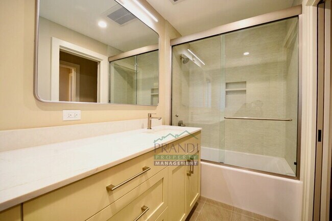 Building Photo - 62 Dunfries Terrace