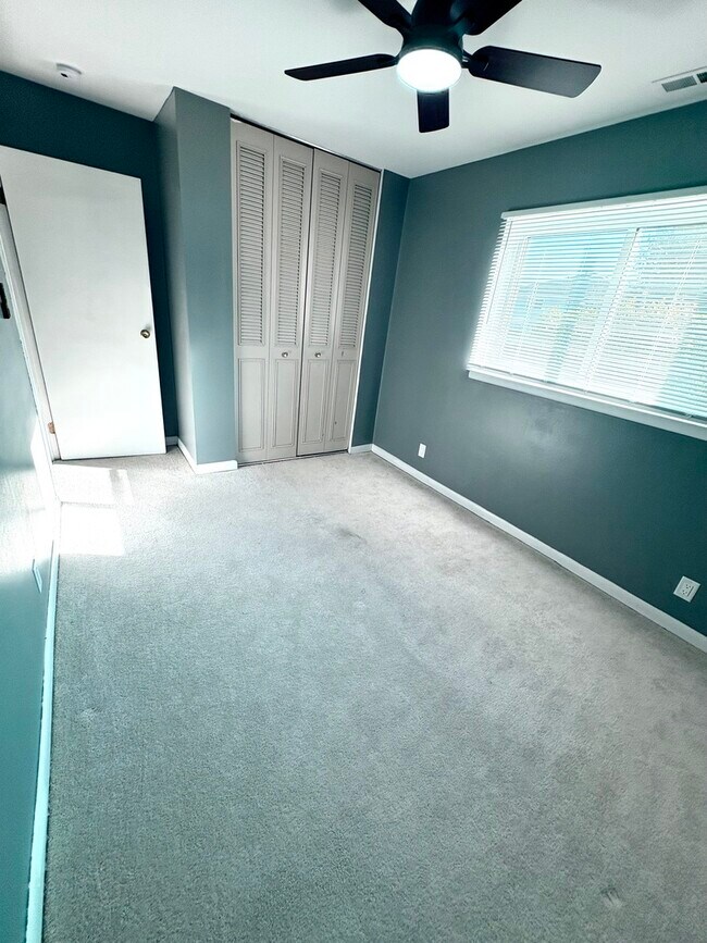 Building Photo - 2350 Carnation Dr