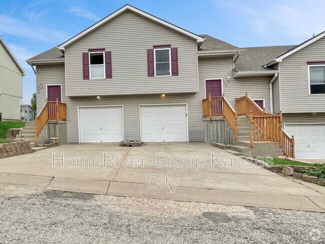 Building Photo - 5631 N Northwood Terrace