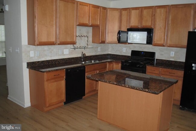 Building Photo - 345 Elizabeth Dr