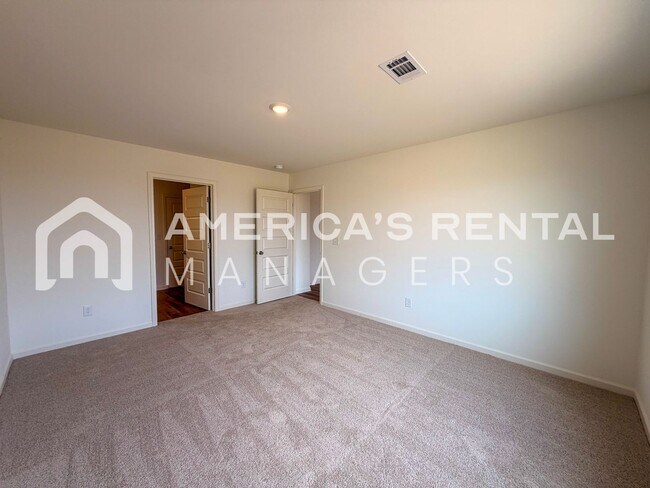 Building Photo - One-Month Free Move-in Special! New Construction Home for Rent in Tuscaloosa, AL! Sign a 13-month...