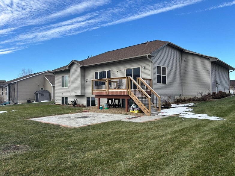 Building Photo - 185 Locust Dr