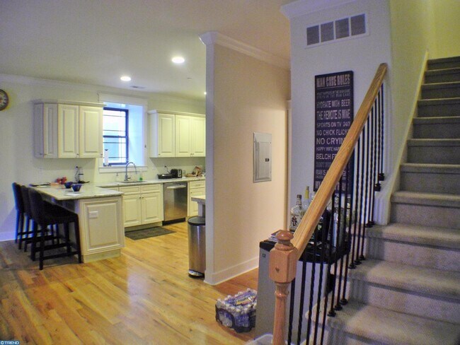 Building Photo - Beautiful 2 Bedroom Available in Manayunk