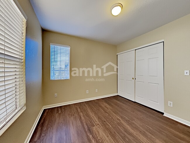 Building Photo - 1638 S Buckley Way