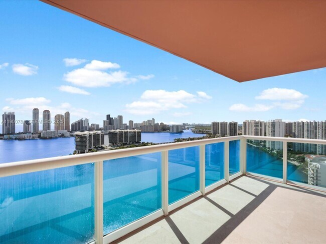 Building Photo - 3370 Hidden Bay Dr