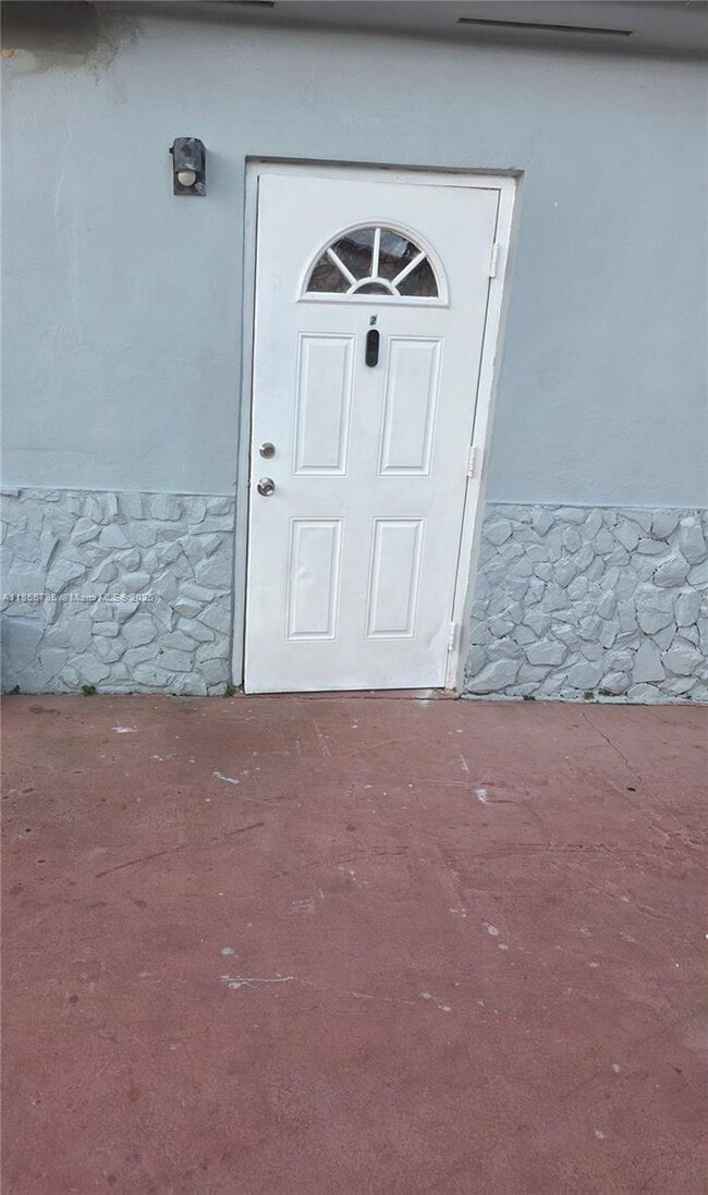 Primary Photo - 359 W 12th St