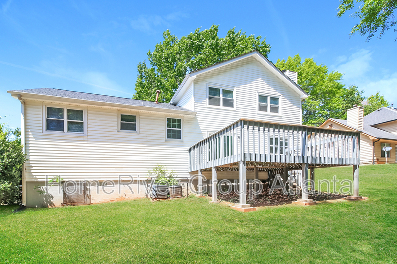 Building Photo - 3000 Sebring Ct