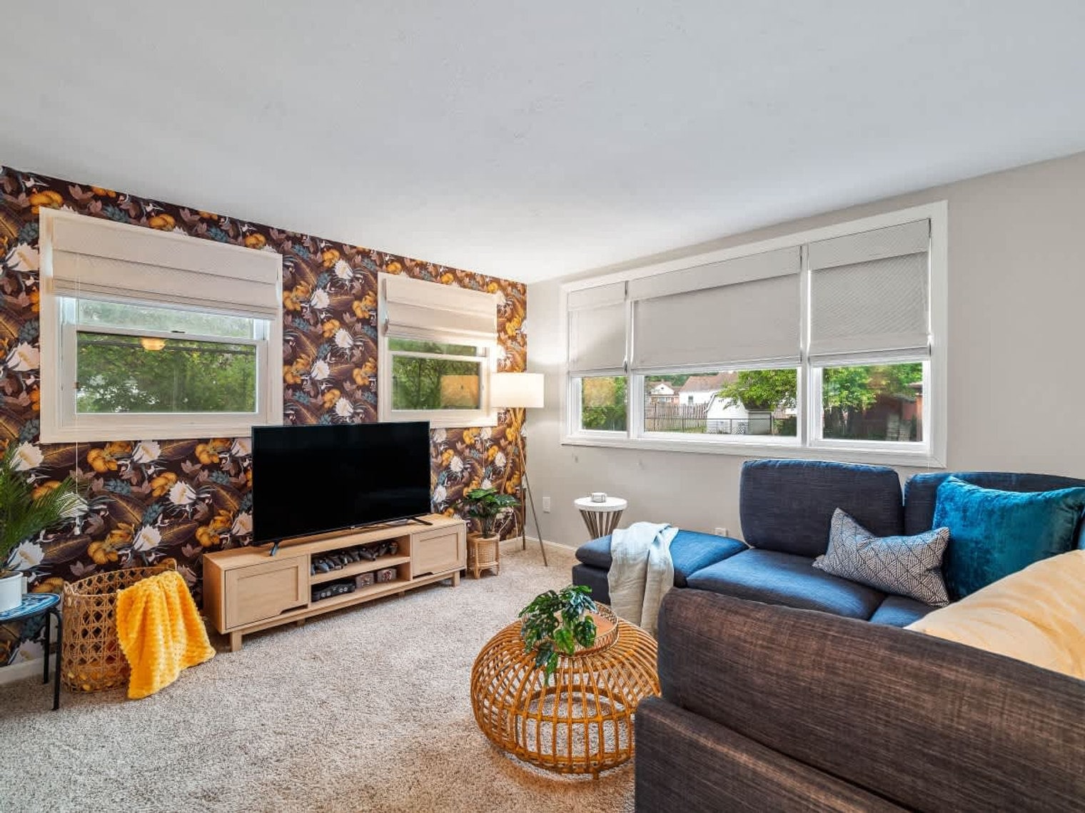 Building Photo - 386 Walworth Ave