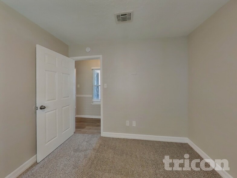 Building Photo - 7206 Sonnet Glen Ln