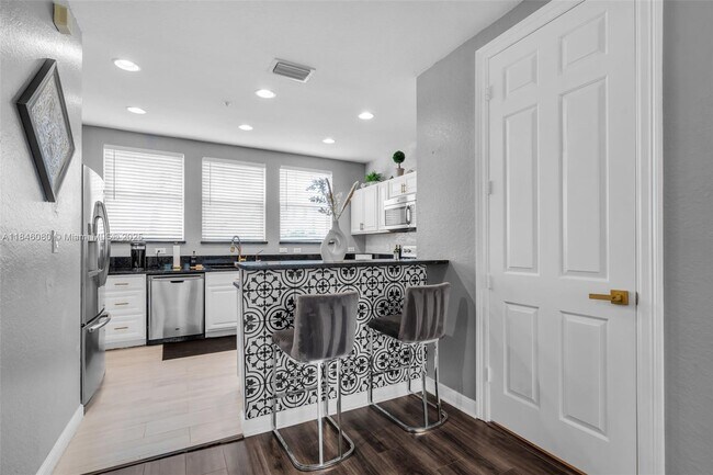 Building Photo - 447 Corte Madera Ln