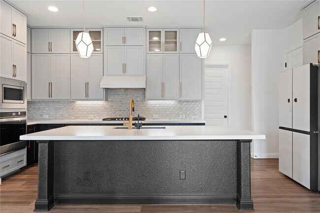 Building Photo - 20700 Matts Cove