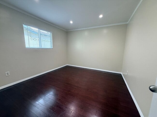 Building Photo - Spacious 3BR Home with Central AC & Private Yard in Baldwin Park