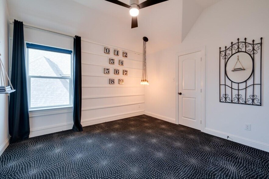 Building Photo - 12893 Wolf Snare Dr