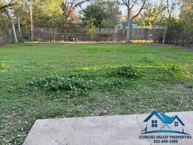 Building Photo - 2411 W Beauregard Ave