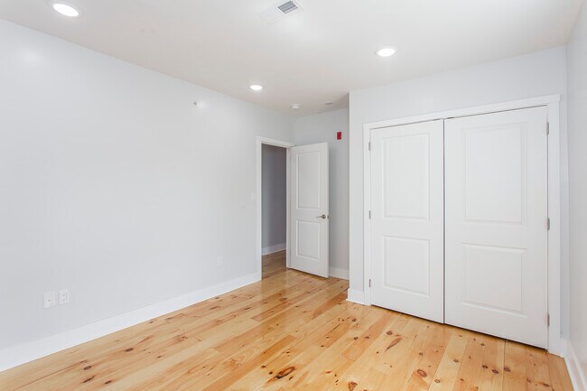 Unit 3 - 5011 Chester Ave