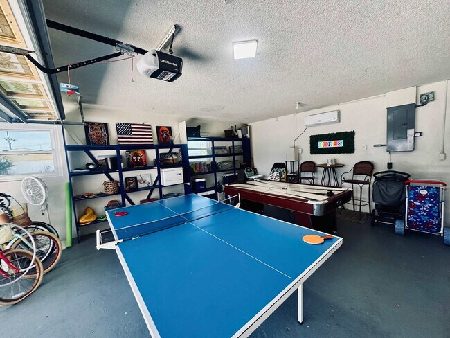 Building Photo - 366 W Osceola Ln