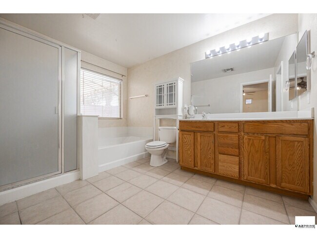 Building Photo - 6715 S 35th Dr