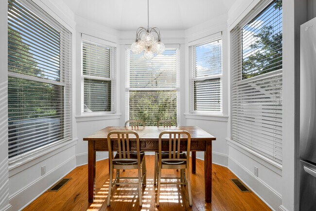 Building Photo - 5 Gerlach Pl