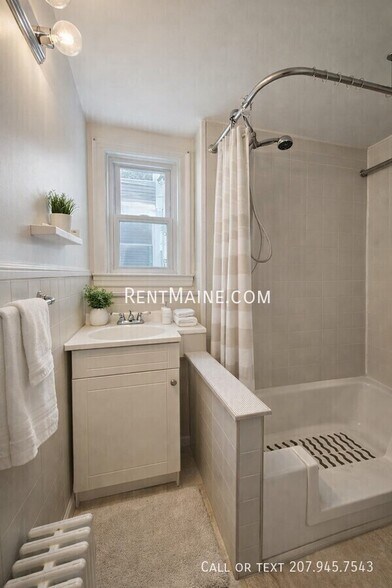 Building Photo - 45 Oxford St