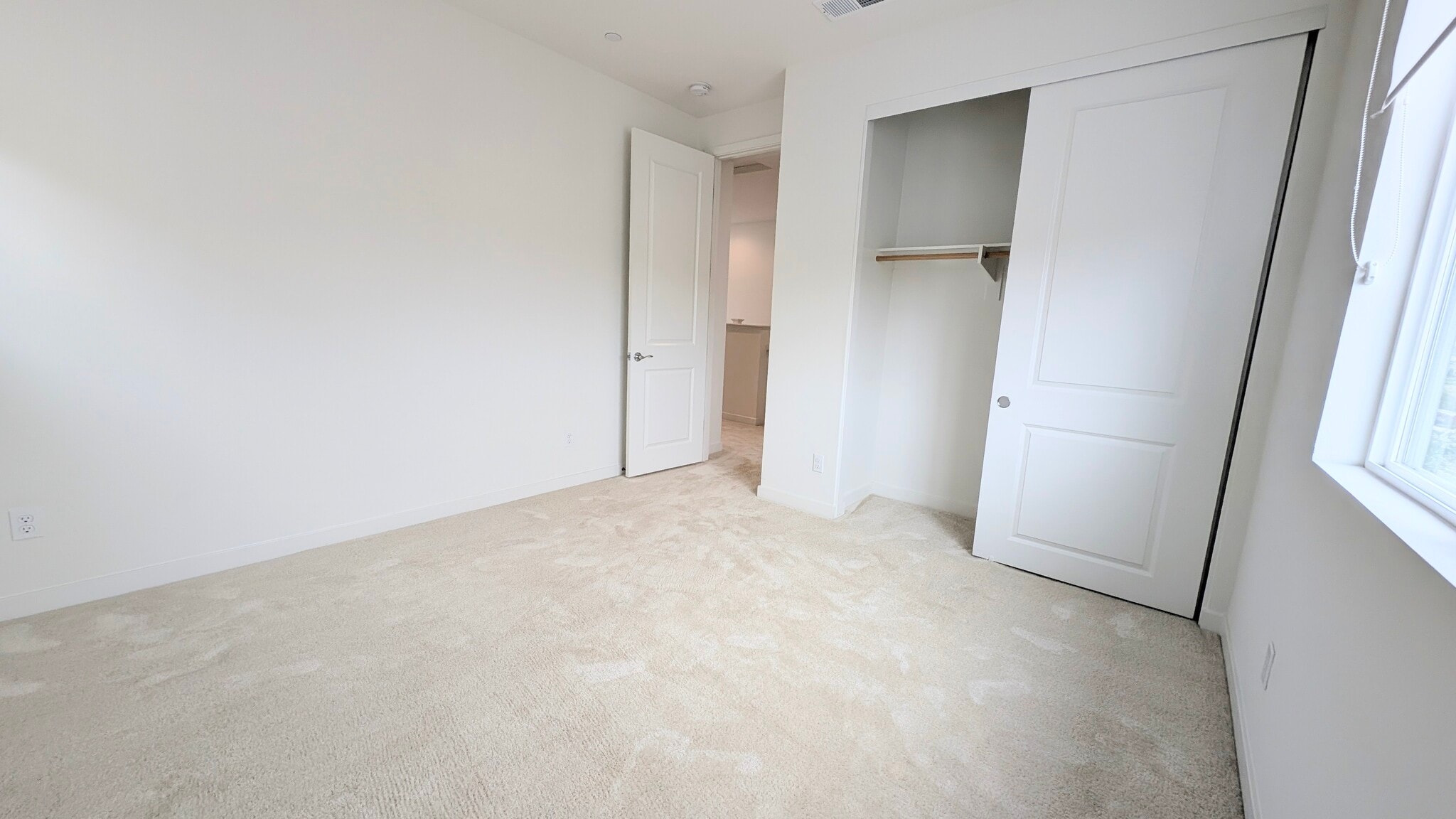 Building Photo - 450 Clubhouse Dr