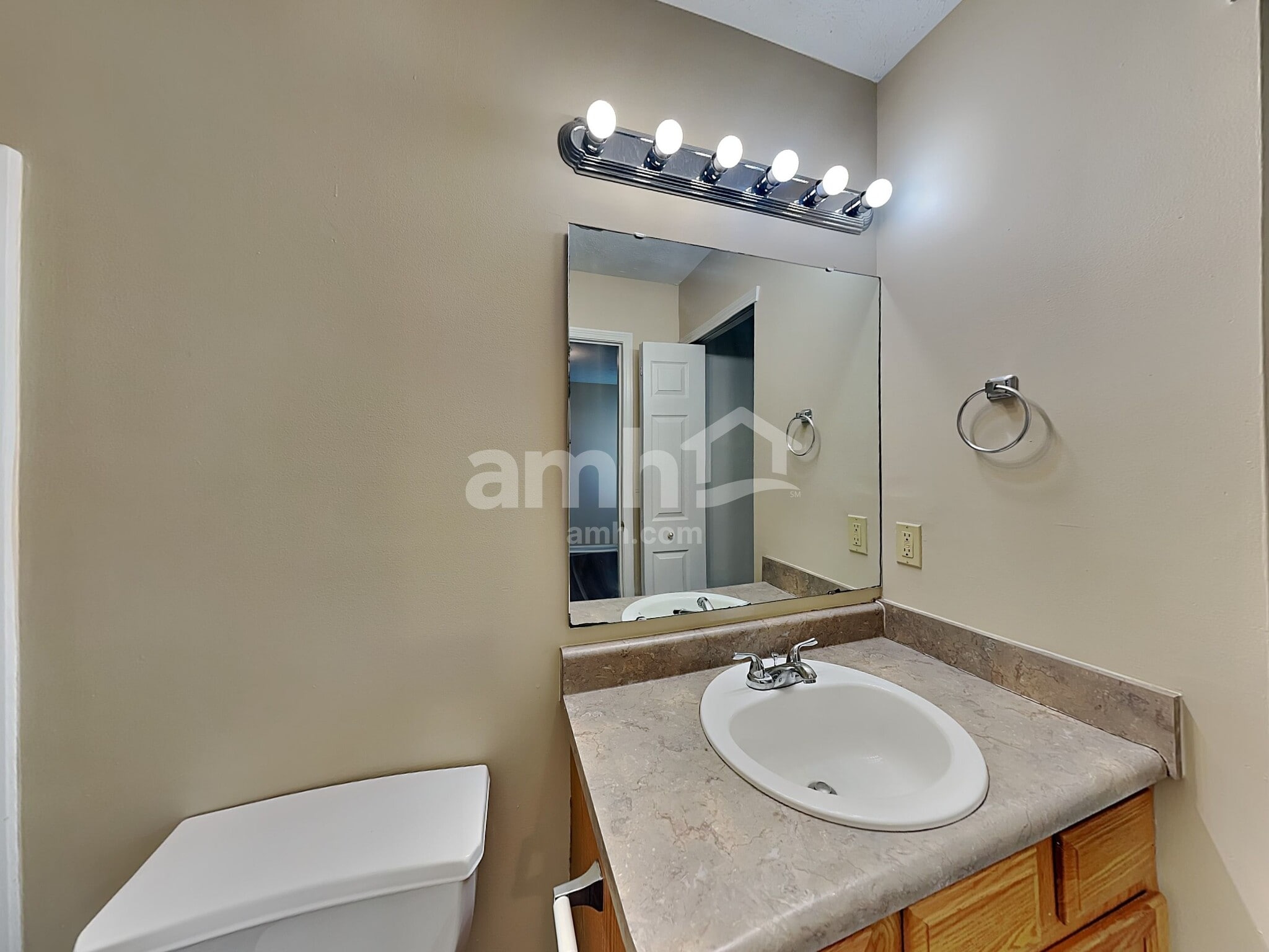 Building Photo - 8103 Chesterhill Ln