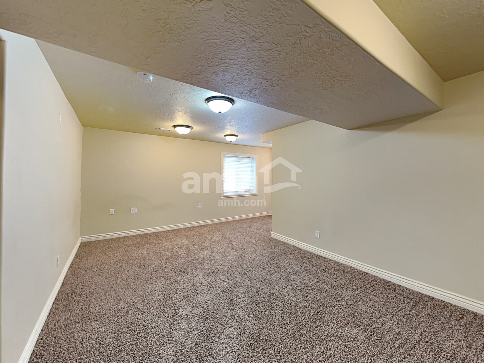 Building Photo - 1245 E 640 S