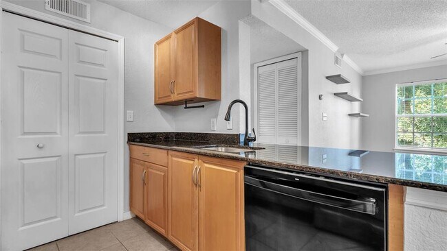 Building Photo - 3275 Haviland Ct