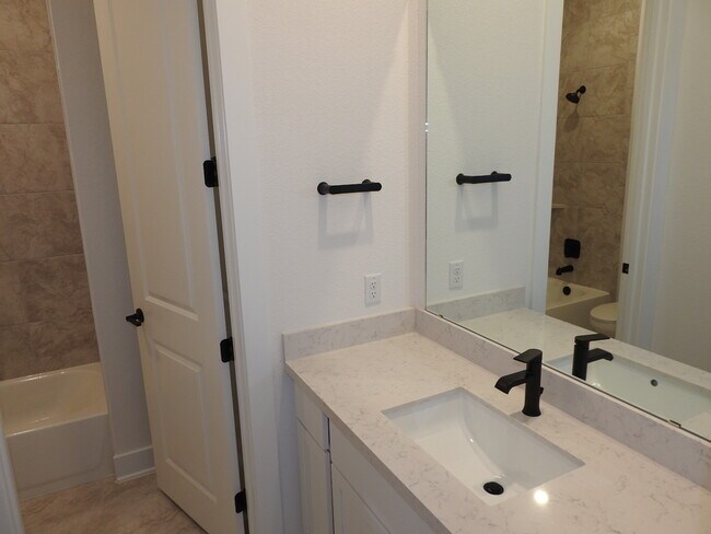 Building Photo - 189 Jackson River Lp