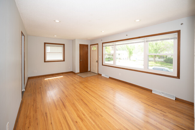 Building Photo - 2418 23rd Ave NW