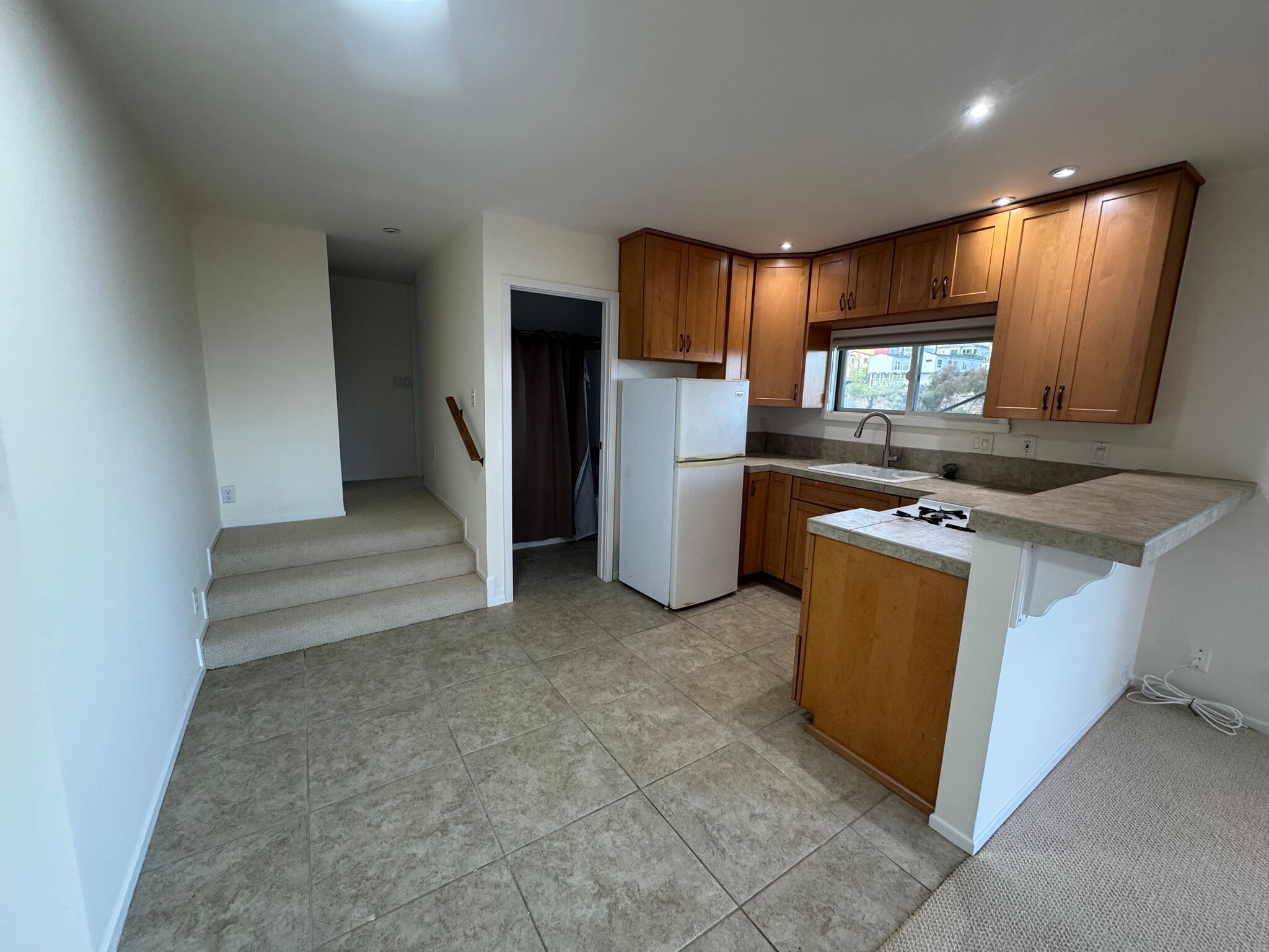 Building Photo - 3302 Martinez St