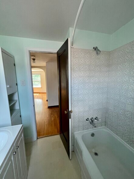 Bathroom - 1453 Woodbine St
