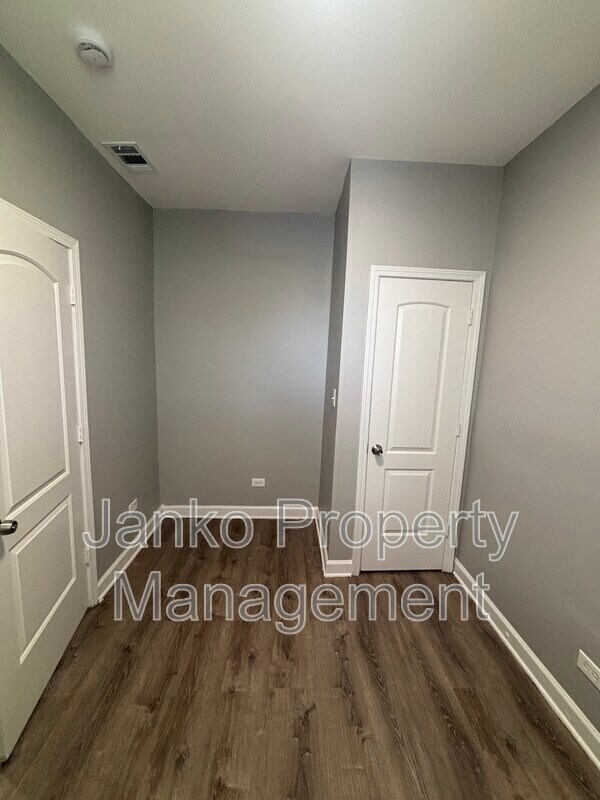 Building Photo - 7311 S Dorchester Ave