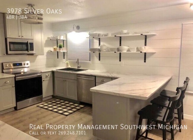 Primary Photo - Beautiful farmhouse 4 bedroom, 2.5 bath ho...