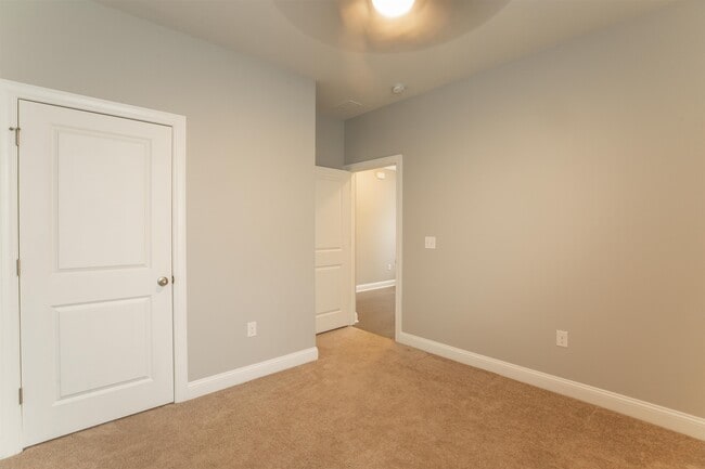 Building Photo - 149 Laurel Hill Pl