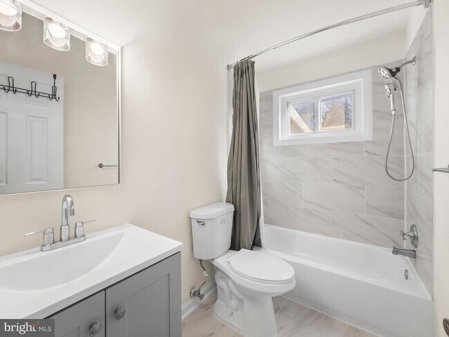 Building Photo - 10100 Le Fevre Dr