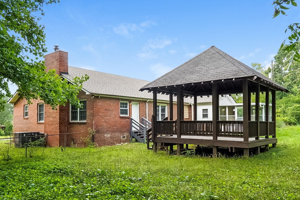 Building Photo - 1401 Cherry Ave
