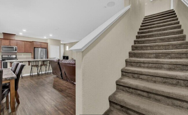 Building Photo - Stunning Natomas 5/3! PLEASE READ ENTIRE A...