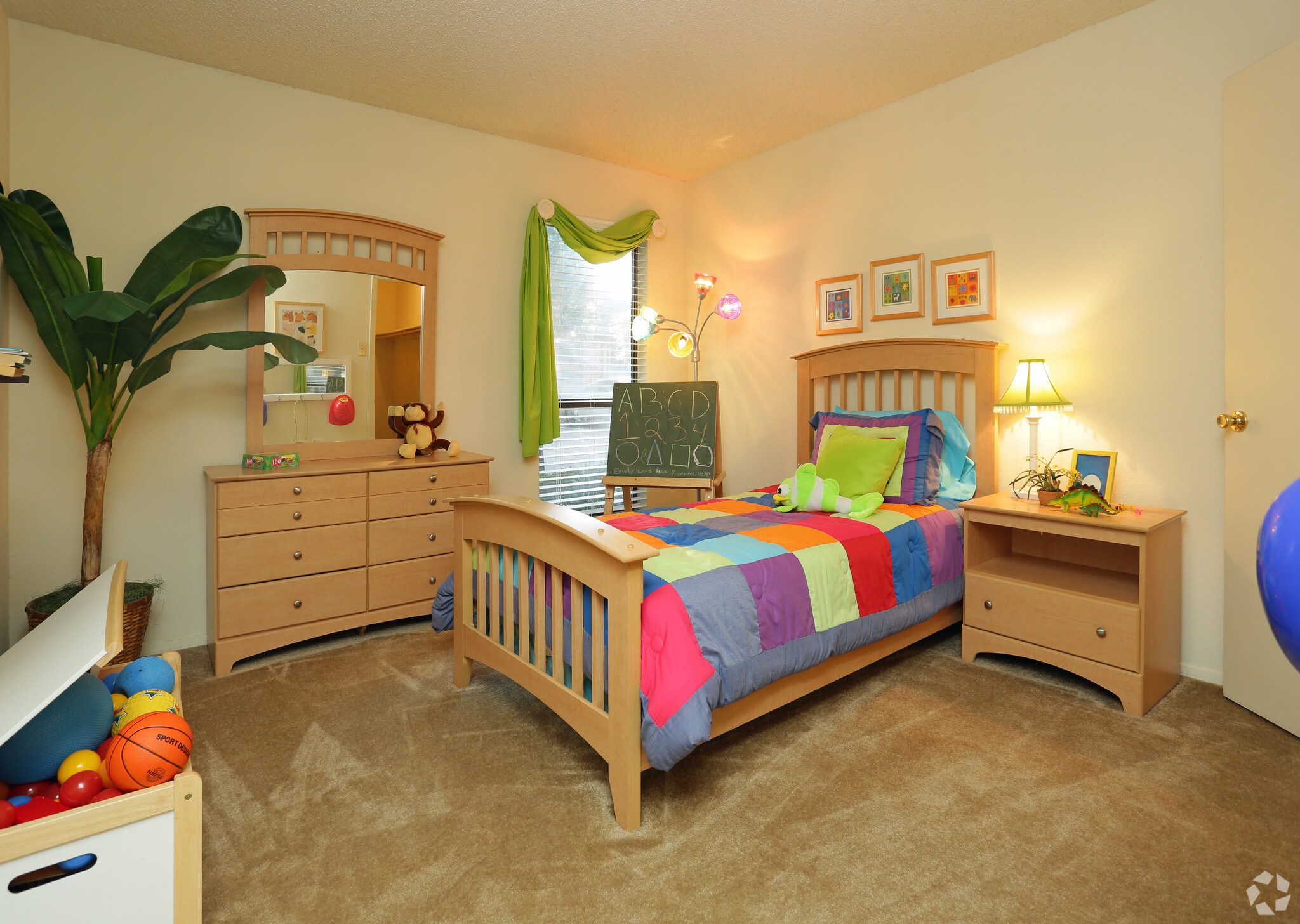 B1 Bedroom 2 - Woodlake Apartments