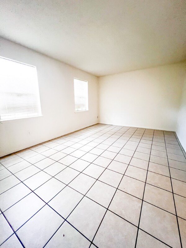 Building Photo - 12933 High Star Dr
