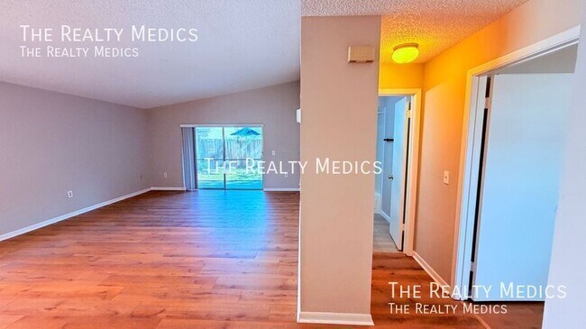 Building Photo - 10609 Wyndcliff Dr
