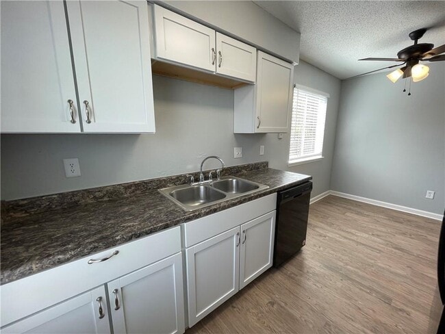 Building Photo - 7417 Vintage Hills Dr