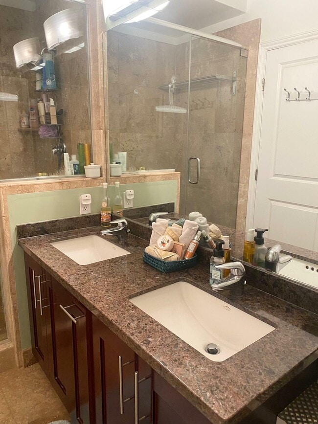 Building Photo - 525 Gough St