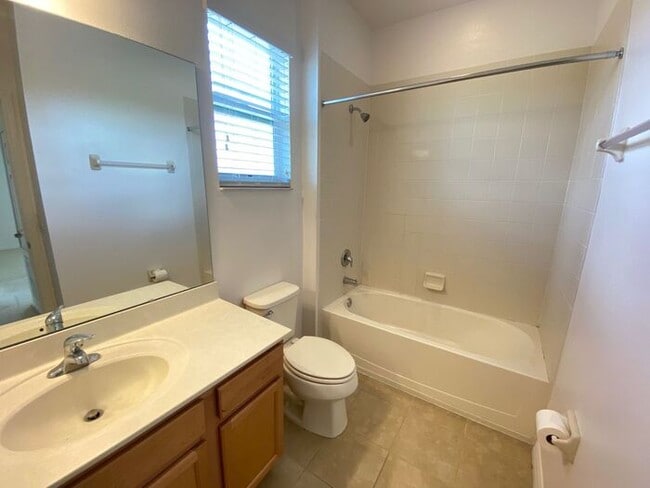 Building Photo - Carlisle Grand-120 Seville Dr Davenport, F...