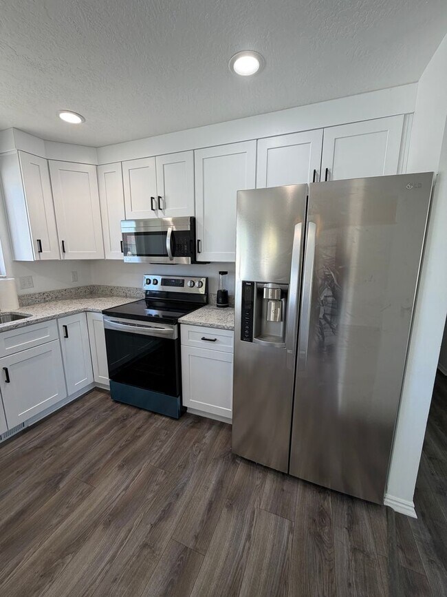 Building Photo - Gorgeous South Jordan Home!!!