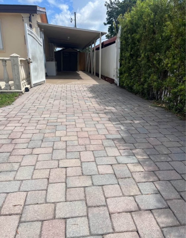 Building Photo - 785 E 43rd St