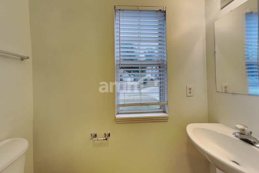 Building Photo - 5408 Botany Bay Dr