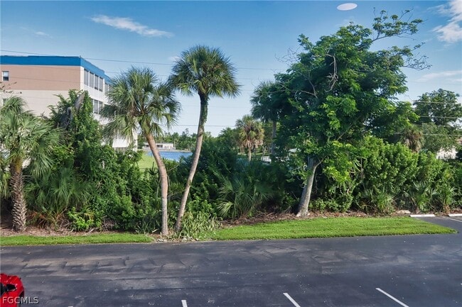 Building Photo - 8109 Country Rd