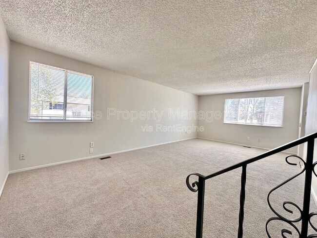 Building Photo - 2241 Dawson Cir