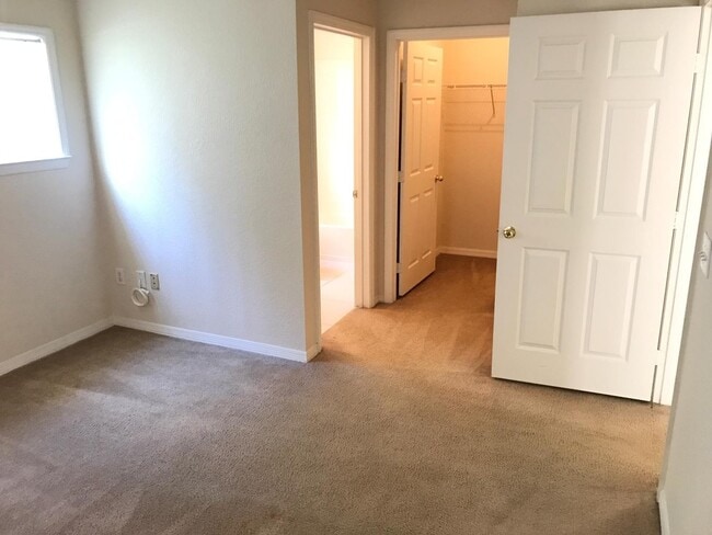 Building Photo - 3567 Conroy Rd