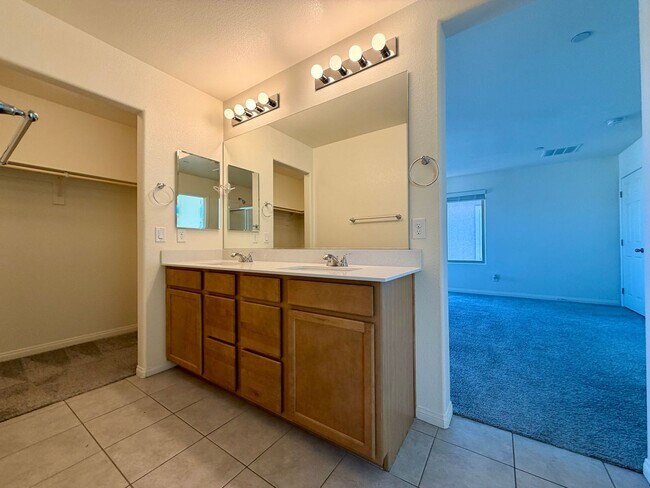 Building Photo - Great 3 bedroom in Cadence